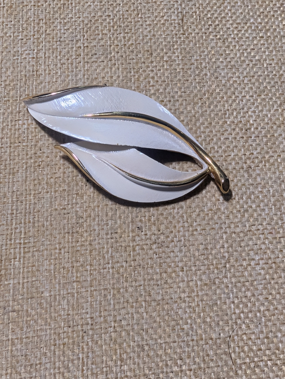 Vintage Sarah Coventry White Enamel Gold Tone Leaf Brooch Pin Mid Century